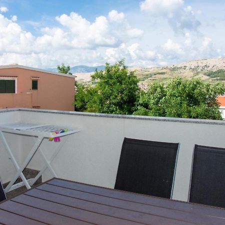 Apartments Sv. Jelena 2 Pag Town Buitenkant foto