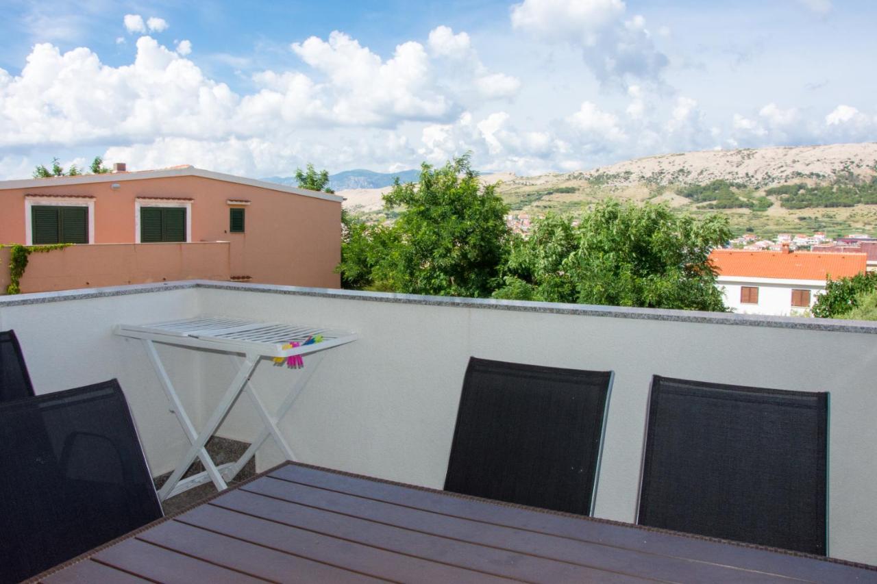 Apartments Sv. Jelena 2 Pag Town Buitenkant foto